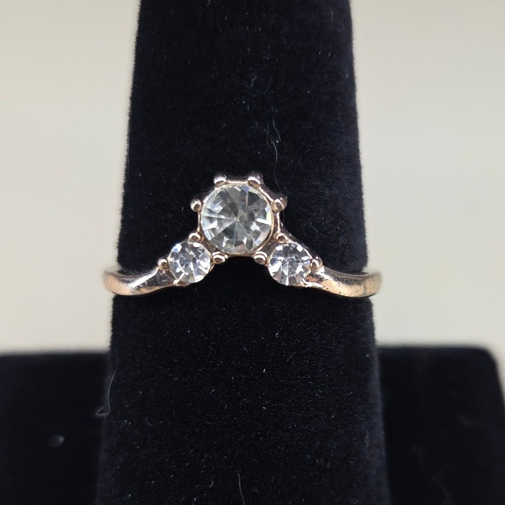 Gold Tone Three Rhinestone Curved Chevron‎ Ring Clear Crystal Size 9 AS IS
